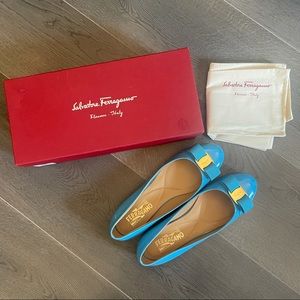 NWT Ferragamo Varina patent blue flats (sz 7.5)